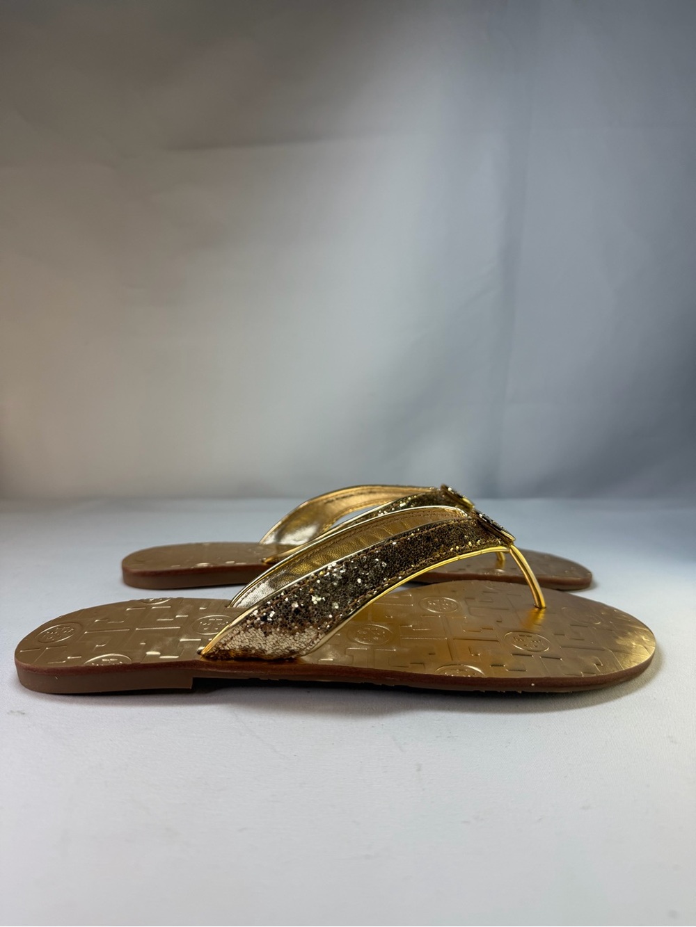 Tory Burch Thora Platinum Glitter Metallic Logo Sandals Size 9
